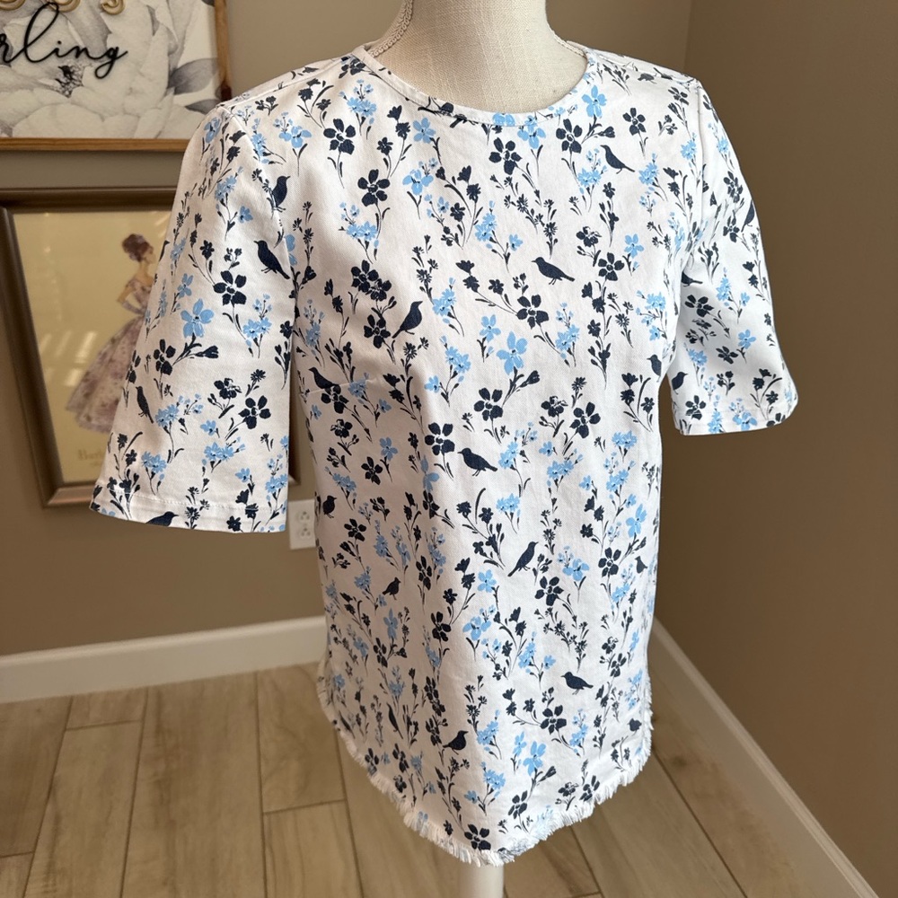 DRAPER JAMES Blue and White Floral and Bird Short Sleeve Top